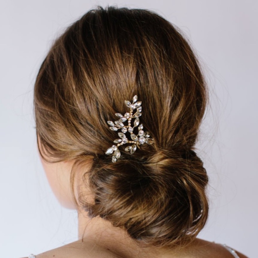 Make an Offer!! NEW! Untamed Petals Hair Pin
